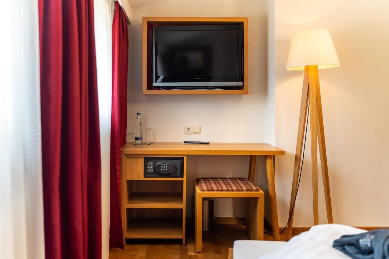 Landhotel Postwirt グラフェナウ エクステリア 写真