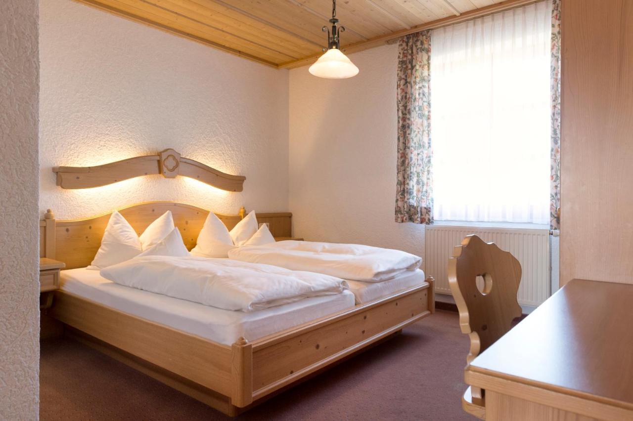 Landhotel Postwirt グラフェナウ エクステリア 写真
